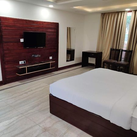 Orchha Club And Resort - Ocr Exterior photo