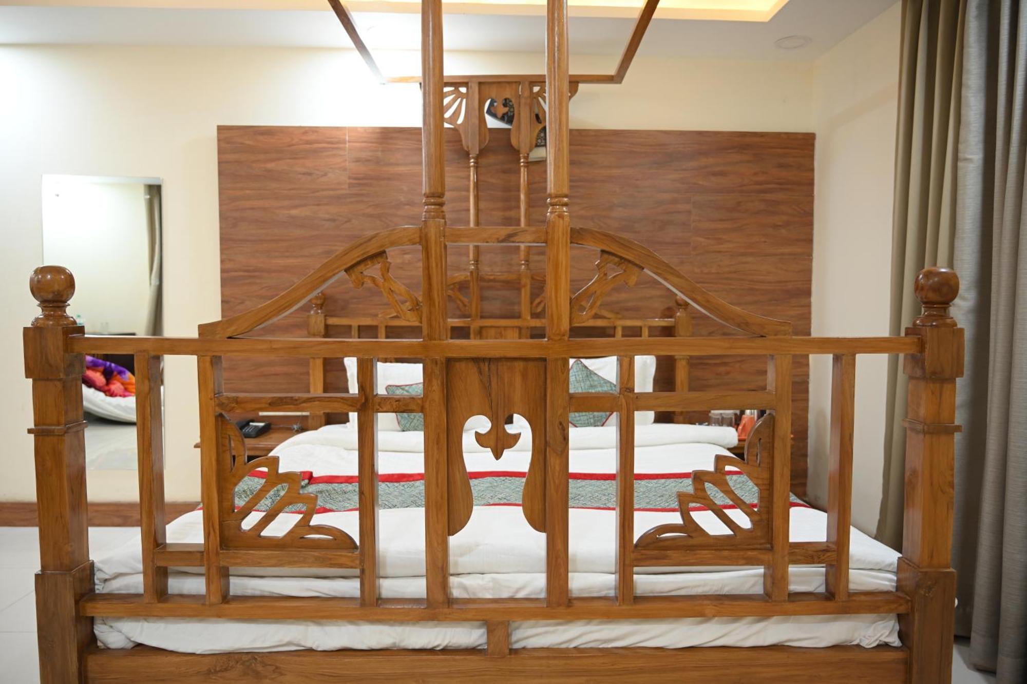 Orchha Club And Resort - Ocr Exterior photo