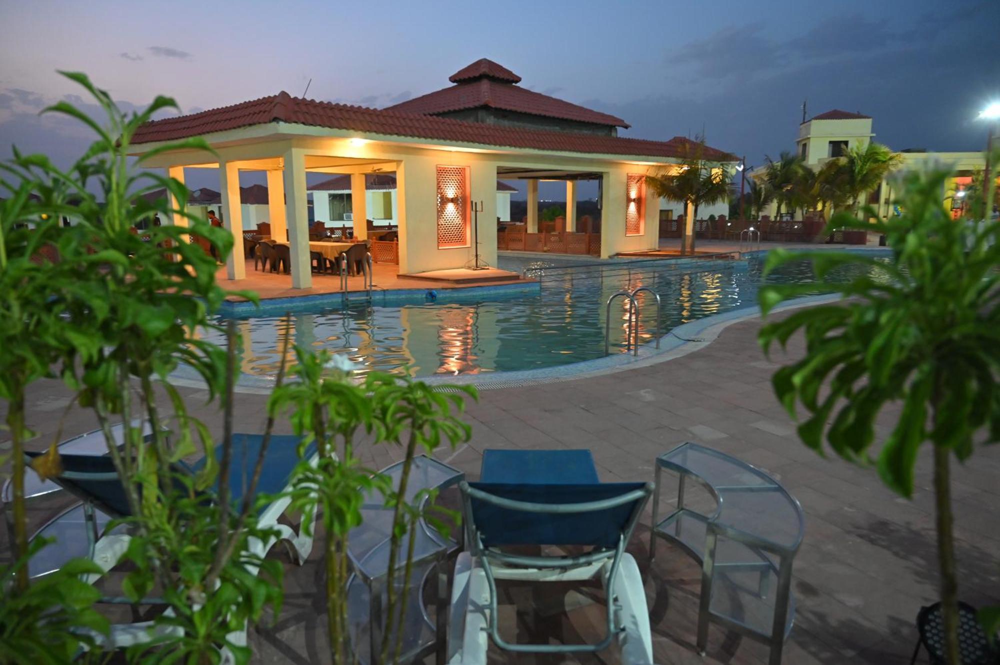 Orchha Club And Resort - Ocr Exterior photo