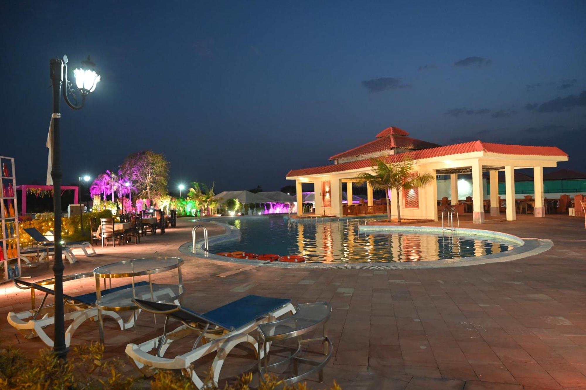 Orchha Club And Resort - Ocr Exterior photo