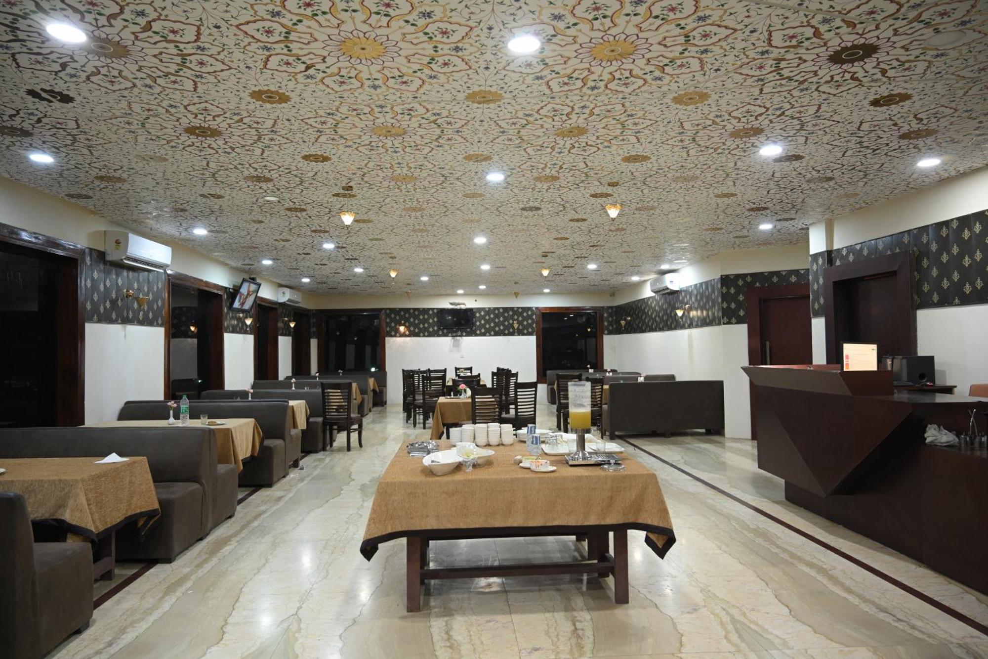 Orchha Club And Resort - Ocr Exterior photo