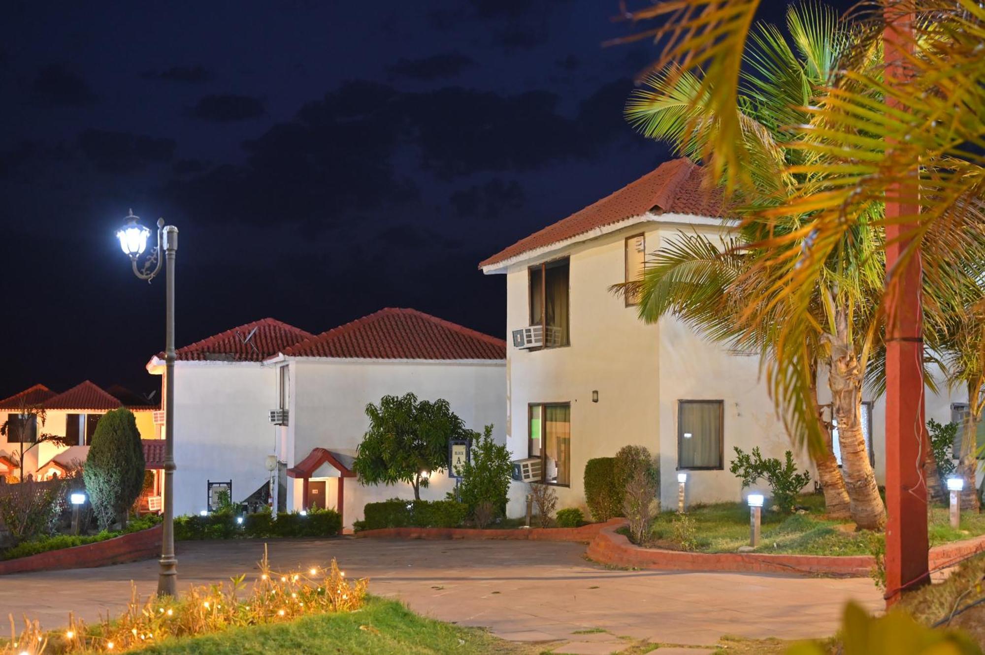 Orchha Club And Resort - Ocr Exterior photo