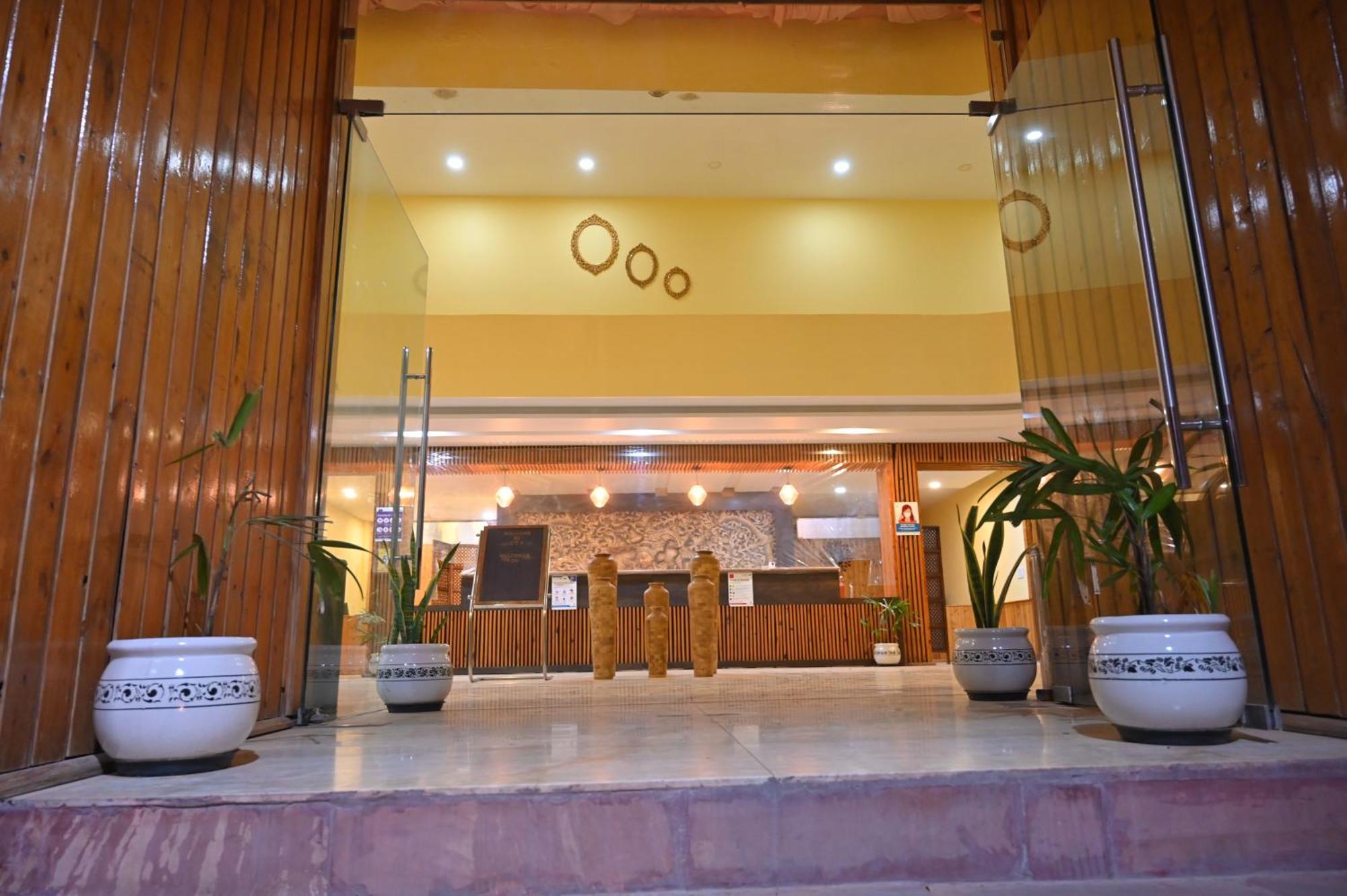 Orchha Club And Resort - Ocr Exterior photo