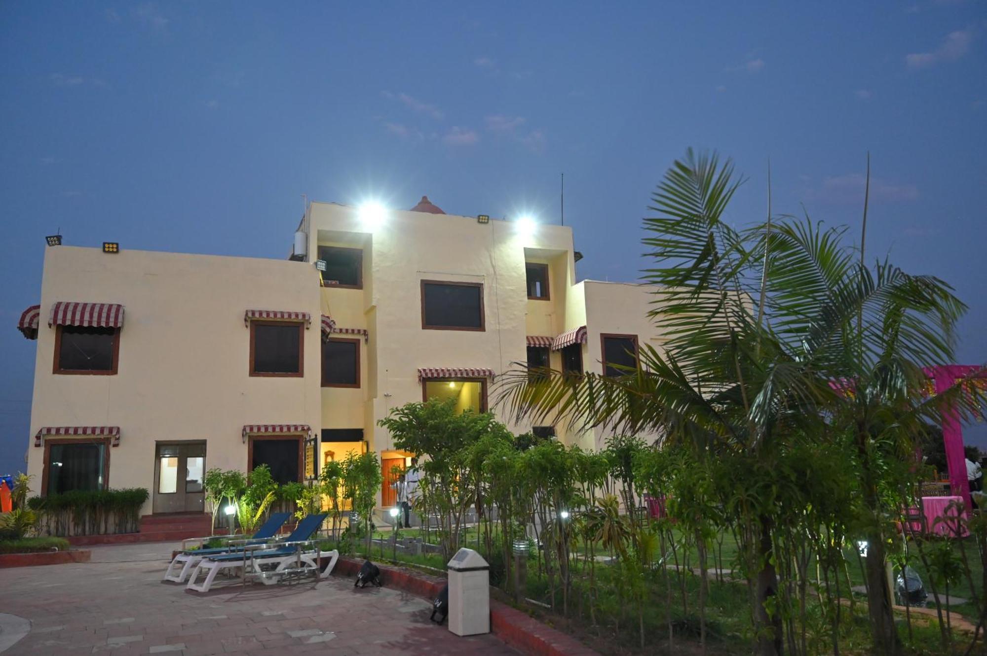 Orchha Club And Resort - Ocr Exterior photo