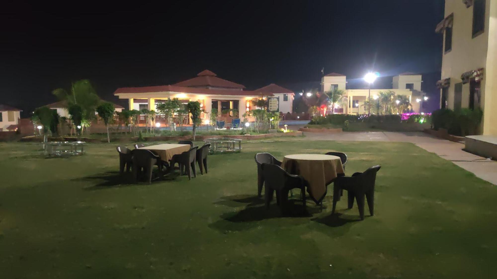 Orchha Club And Resort - Ocr Exterior photo
